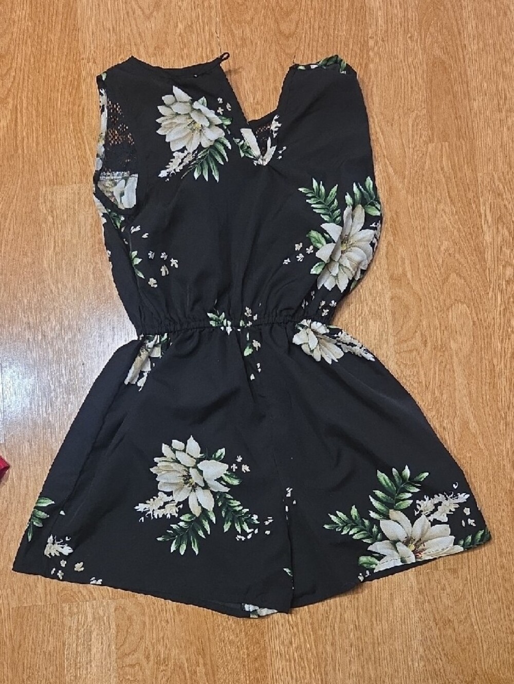 Black Floral Lace Yoke Romper - Picture 3 of 3